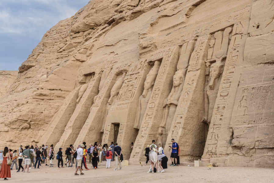 Egipto 145 - Abu Simbel - Templo de Hator.jpg